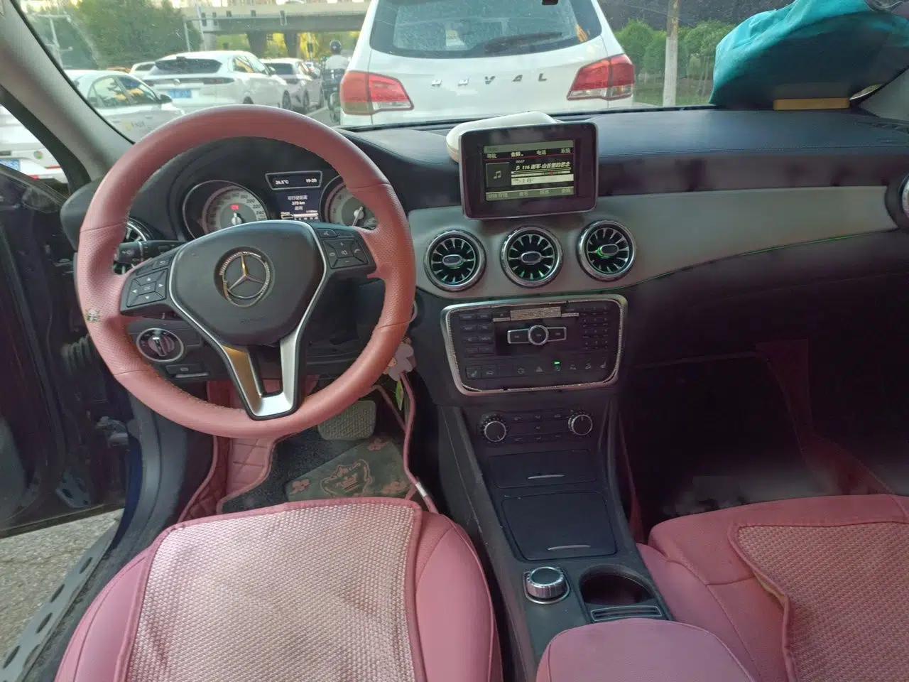 Mercedes-Benz GLA 2015 GLA 220 4MATIC Fashion Model — миниатюра 9