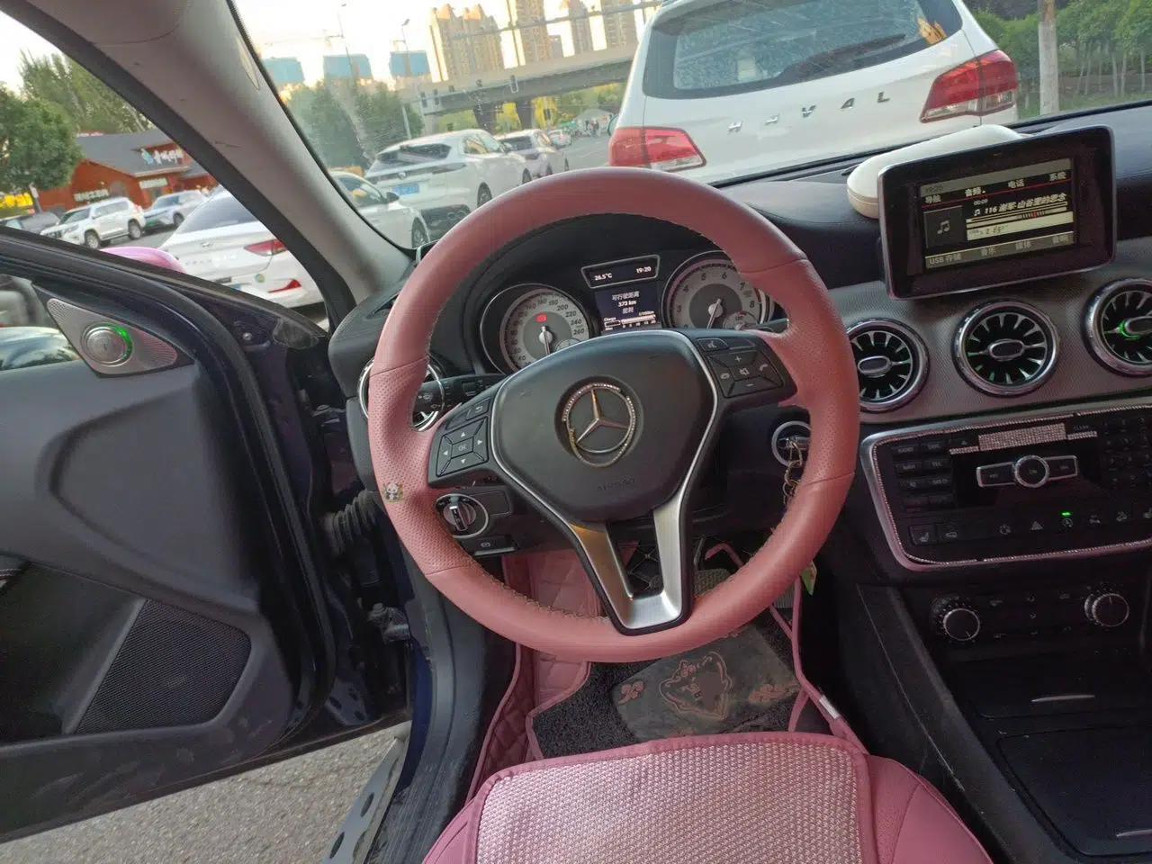 Mercedes-Benz GLA 2015 GLA 220 4MATIC Fashion Model — миниатюра 10