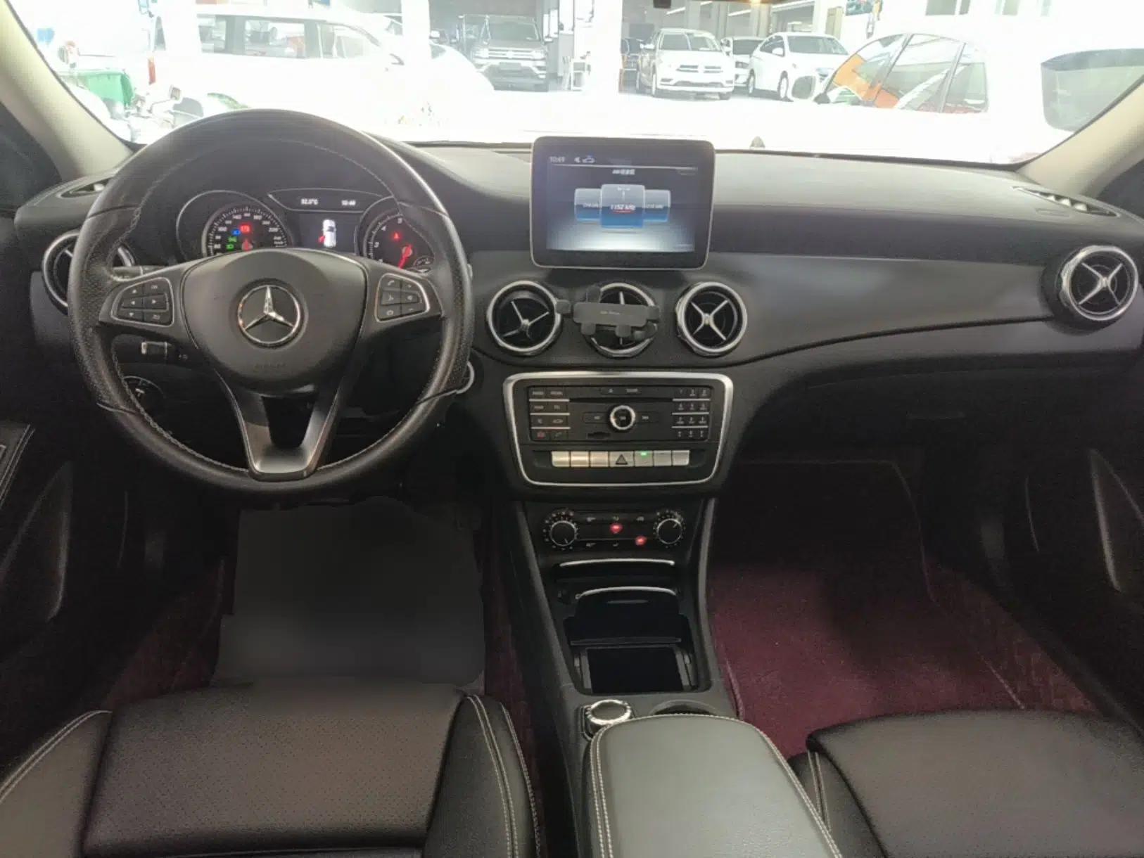 Mercedes-Benz GLA 2017 GLA 200 Fashion Model — миниатюра 17