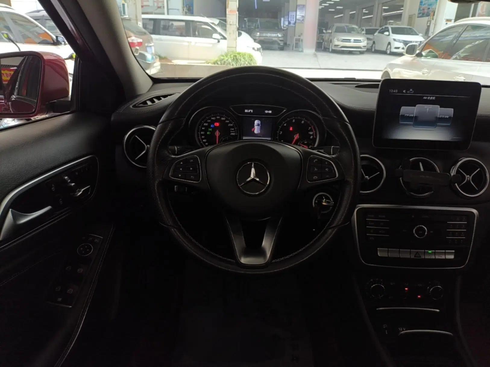 Mercedes-Benz GLA 2017 GLA 200 Fashion Model — миниатюра 18