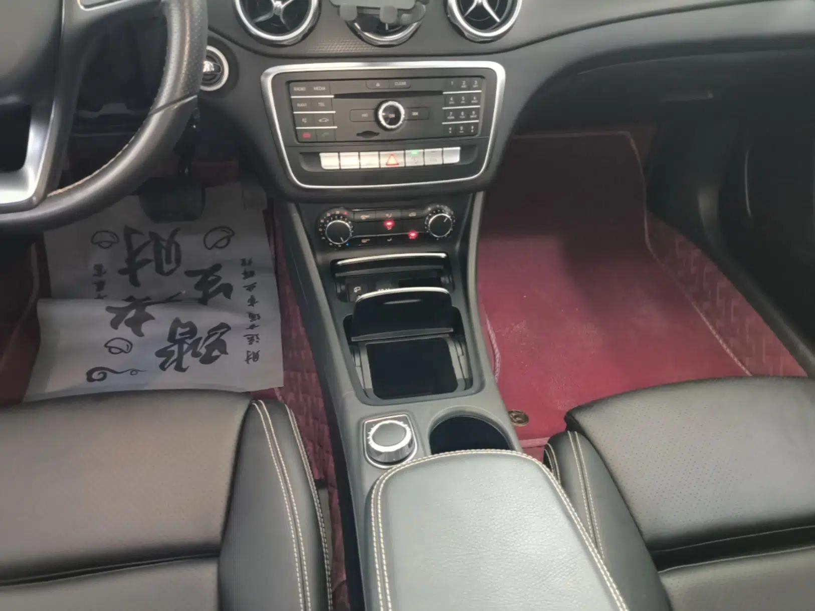 Mercedes-Benz GLA 2017 GLA 200 Fashion Model — миниатюра 21