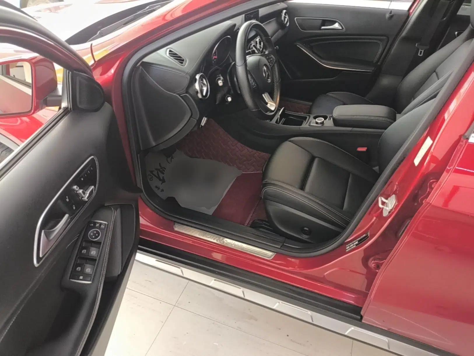 Mercedes-Benz GLA 2017 GLA 200 Fashion Model — миниатюра 23