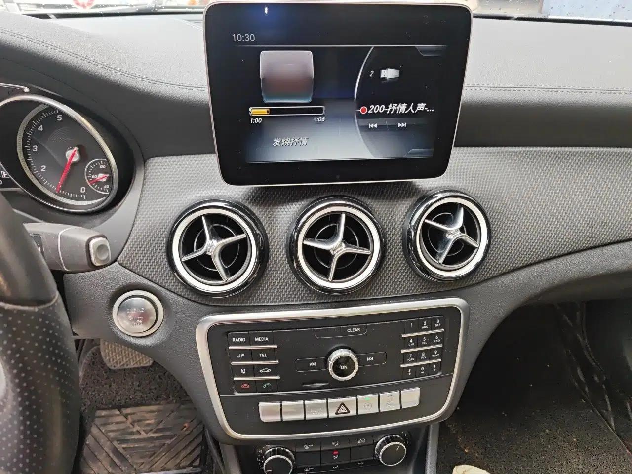 Mercedes-Benz GLA 2019 GLA 200 Fashion Model — миниатюра 12