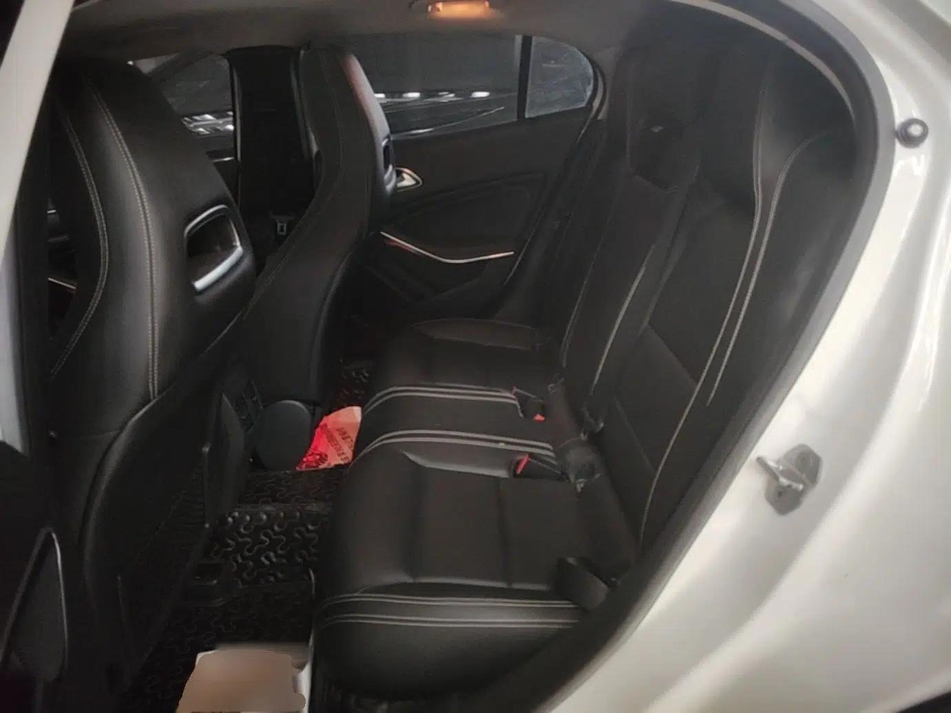 Mercedes-Benz GLA 2017 GLA 200 Fashion Model — миниатюра 20