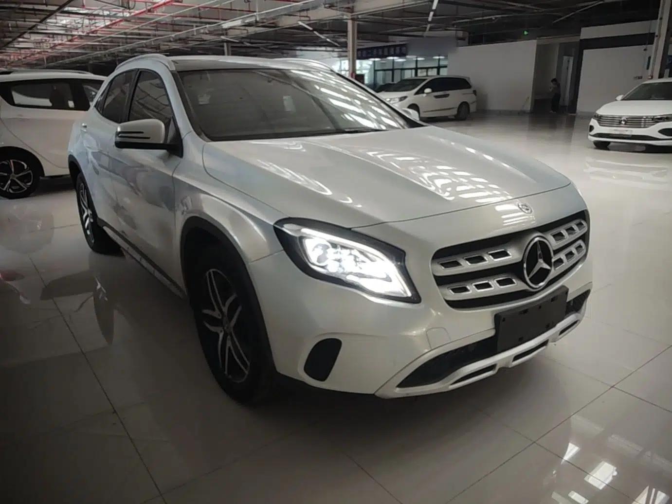 Mercedes-Benz GLA 2017 GLA 200 Fashion Model — миниатюра 3