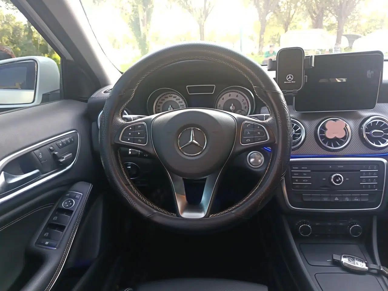 Mercedes-Benz GLA 2016 GLA 200 Fashion Model — миниатюра 10