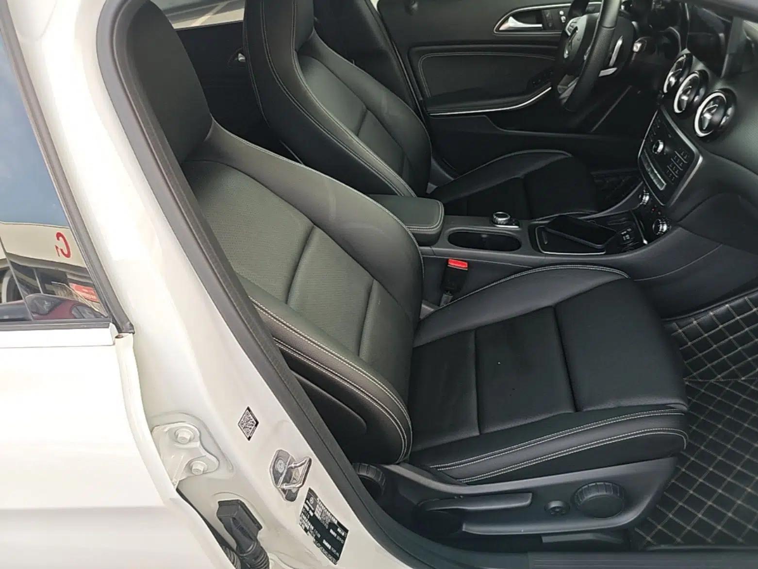 Mercedes-Benz GLA 2019 GLA 200 Fashion Model — миниатюра 19