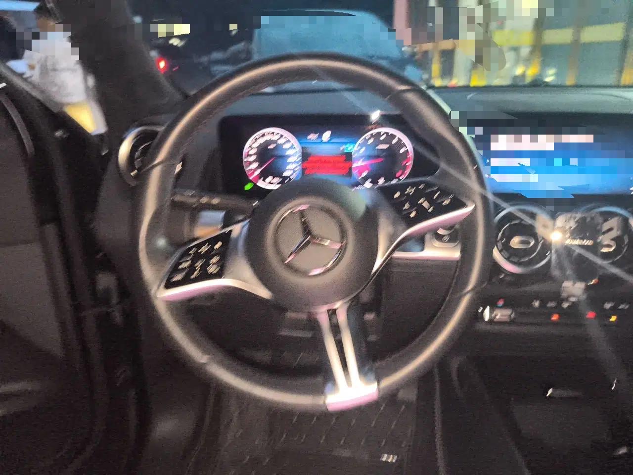 Mercedes-Benz GLB 2023 Refreshed GLB 200 Dynamic Edition — миниатюра 10