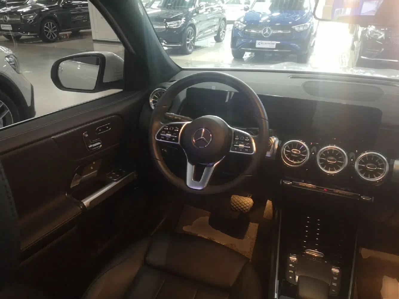 Mercedes-Benz GLB 2023 GLB 220 Fashion Model — миниатюра 13