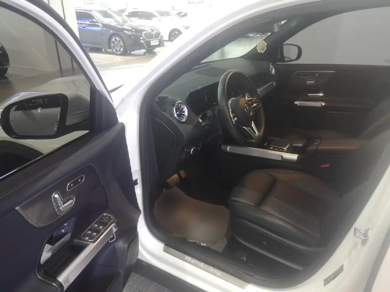 Mercedes-Benz GLB 2023 GLB 220 Fashion Model — миниатюра 18