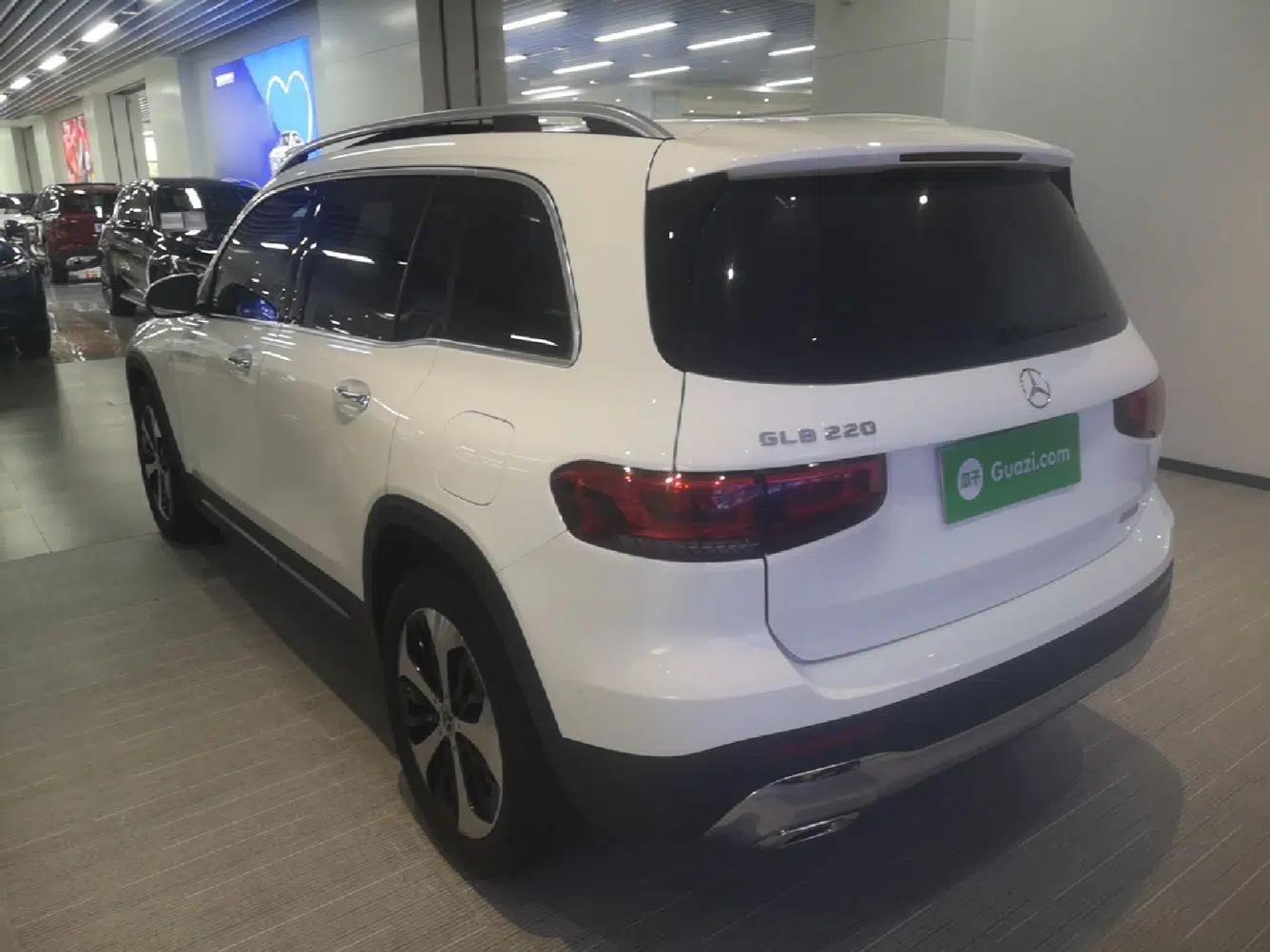 Mercedes-Benz GLB 2023 GLB 220 Fashion Model — миниатюра 4