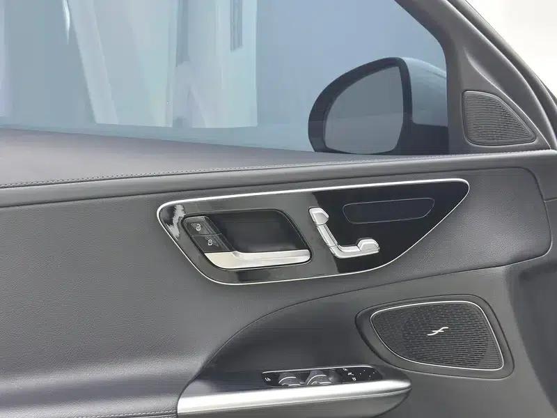 Mercedes-Benz C-Class PHEV 2023 Facelift C 350 eL — миниатюра 17