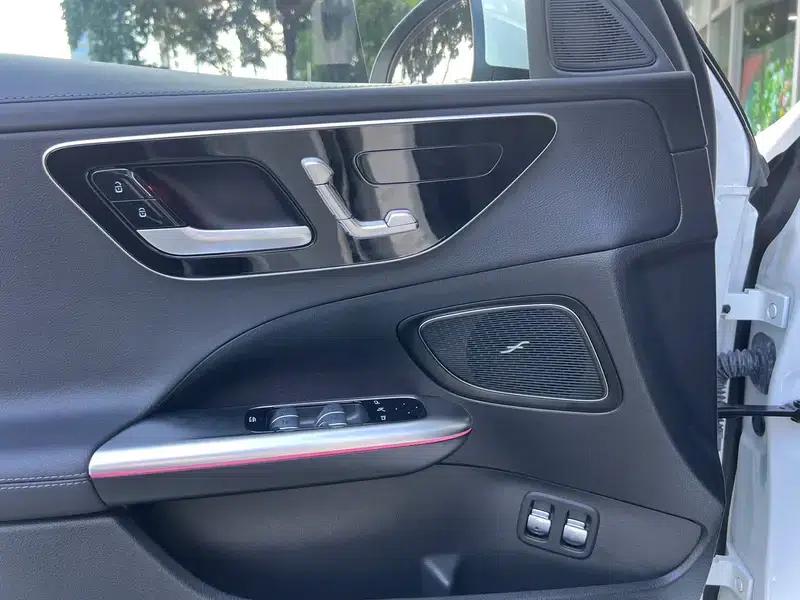 Mercedes-Benz C-Class PHEV 2024 Model, Third Facelift C 350 eL — миниатюра 22