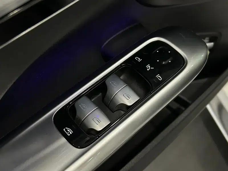 Mercedes-Benz C-Class PHEV 2023 C 350 eL — миниатюра 28