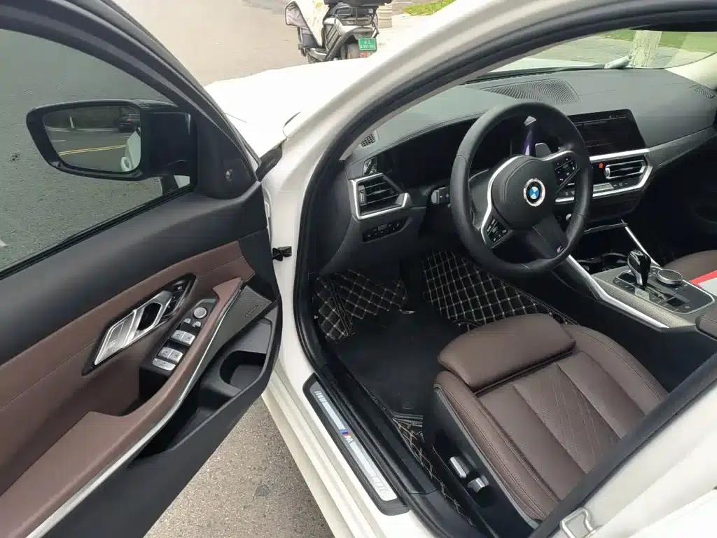 2022 BMW 3 Series 325i M Sport Shadow Edition — миниатюра 12