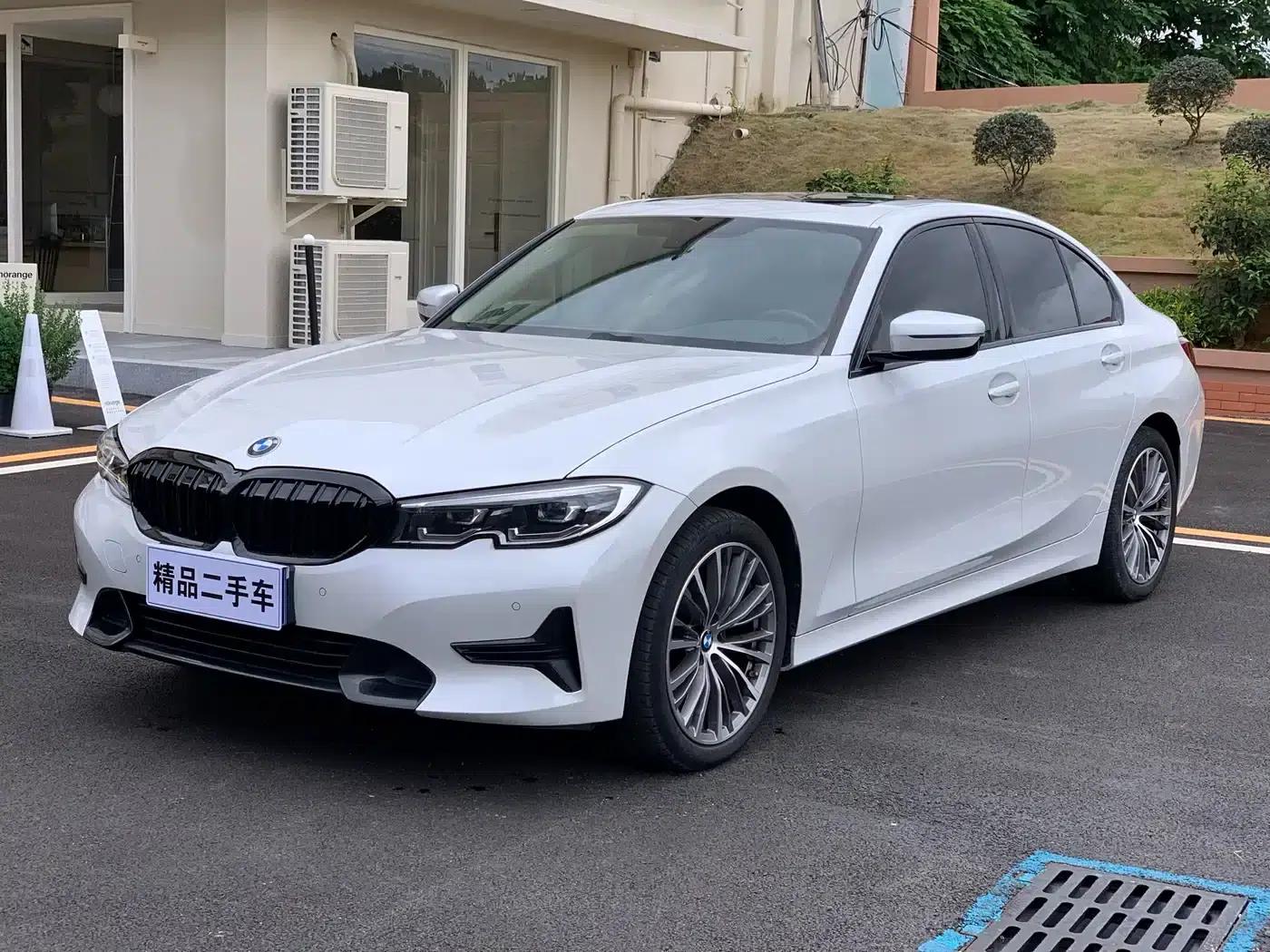 2022 BMW 3 Series 320i Sport Package — миниатюра 1