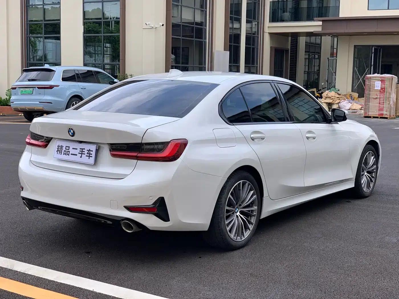 2022 BMW 3 Series 320i Sport Package — миниатюра 4