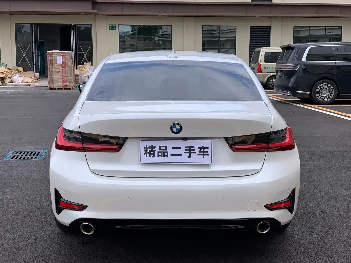 2022 BMW 3 Series 320i Sport Package — миниатюра 5