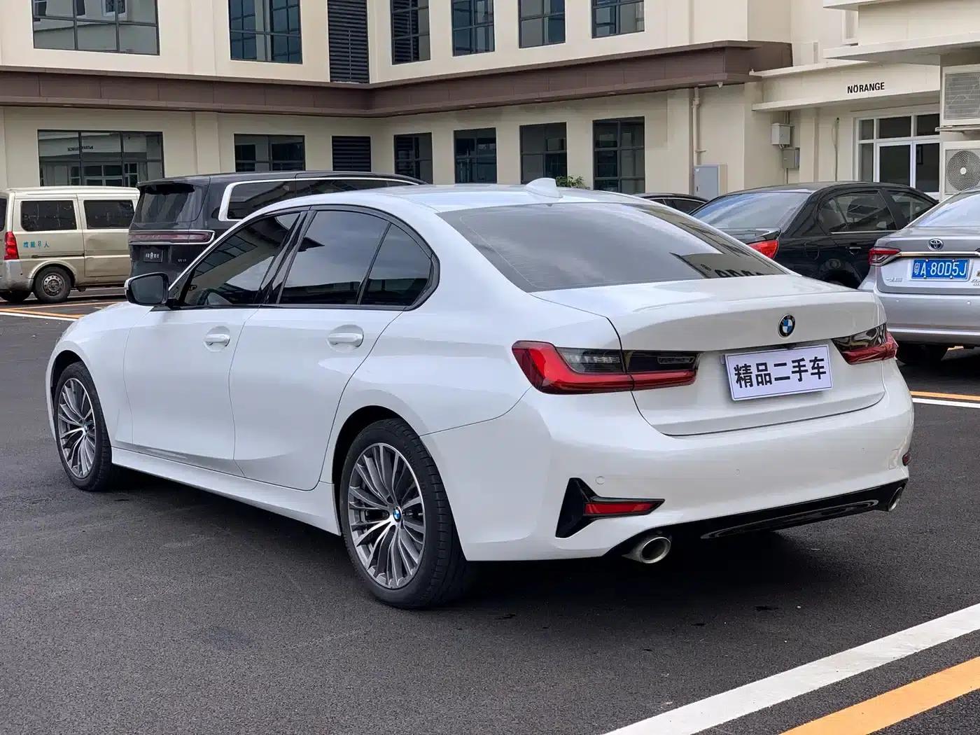 2022 BMW 3 Series 320i Sport Package — миниатюра 6