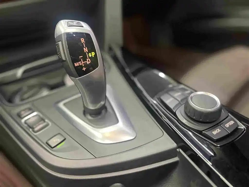 BMW 3 Series 2018 320Li Fashion Edition — миниатюра 16