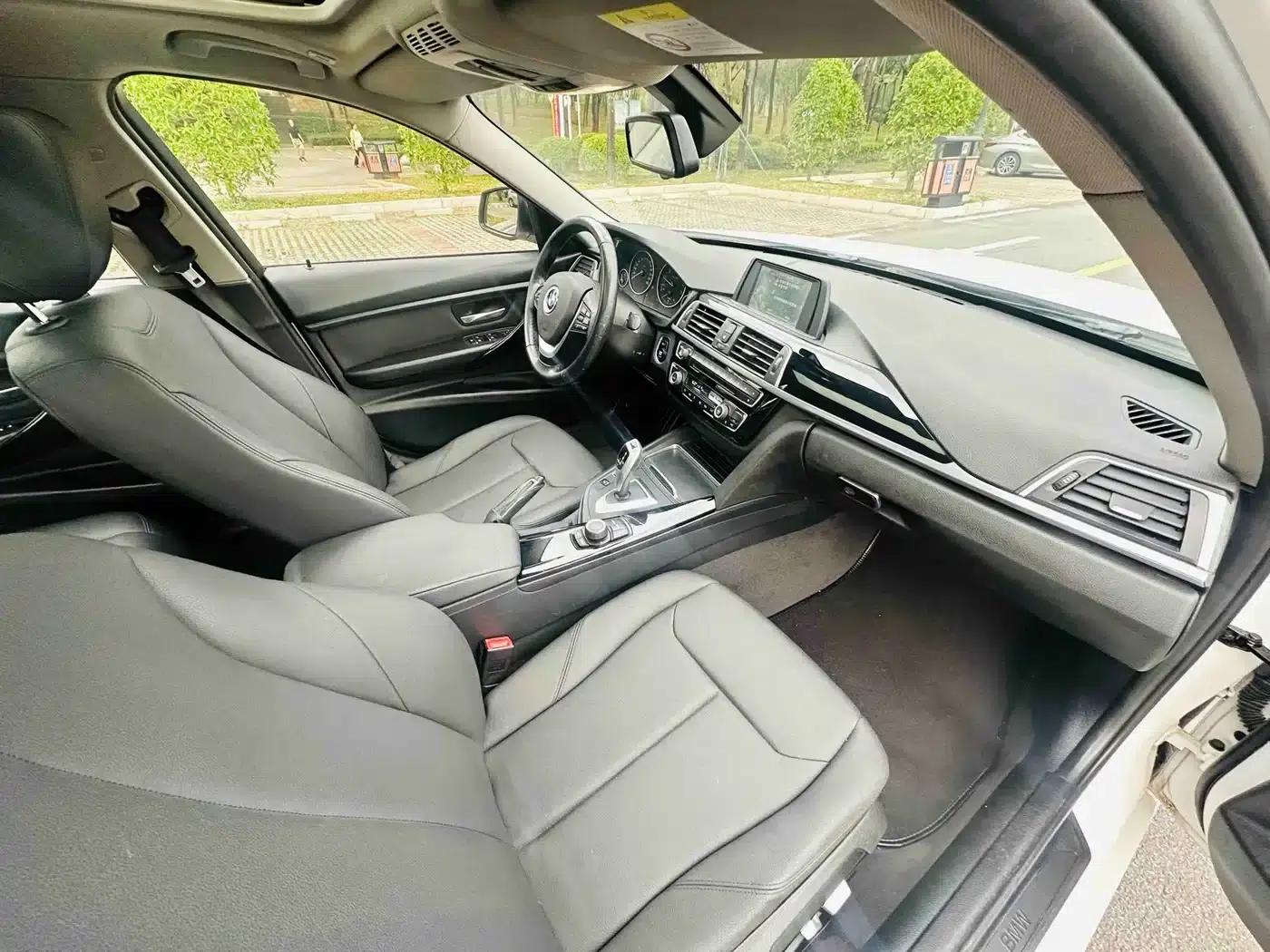 2017 BMW 3 Series 318i Fashion Edition — миниатюра 19