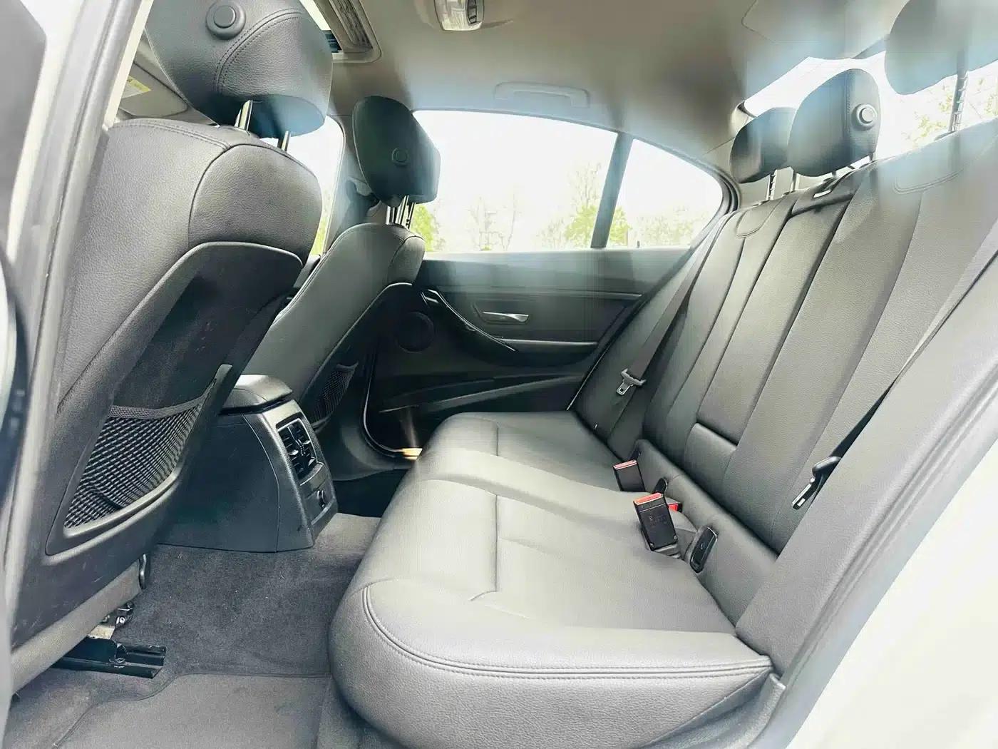 2017 BMW 3 Series 318i Fashion Edition — миниатюра 10