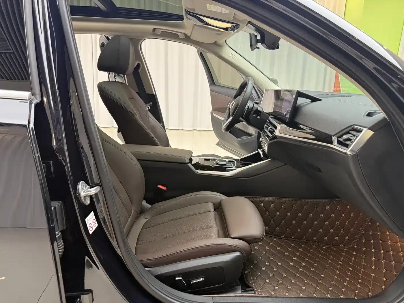 2024 BMW 3 Series 320Li M Sport Package — миниатюра 10