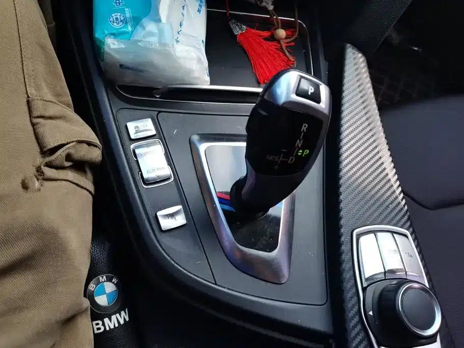 2017 BMW 3 Series 320Li Fashion Edition — миниатюра 16