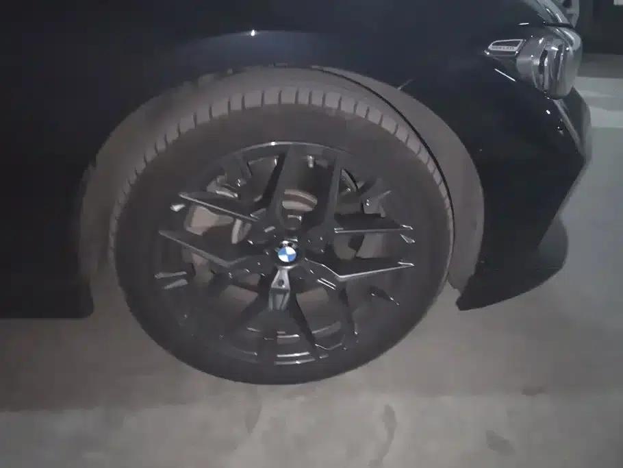 2025 BMW 3 Series 330Li Luxury M Sport Shadow Edition — миниатюра 6
