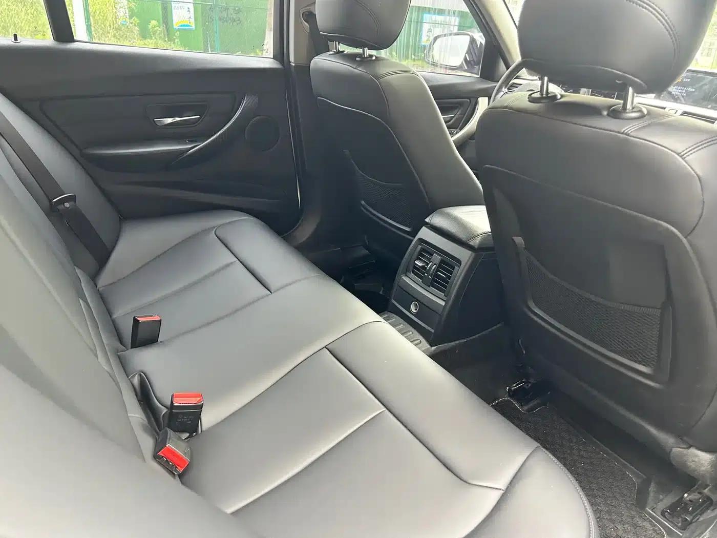 2014 BMW 3 Series 320i Fashion Edition — миниатюра 9