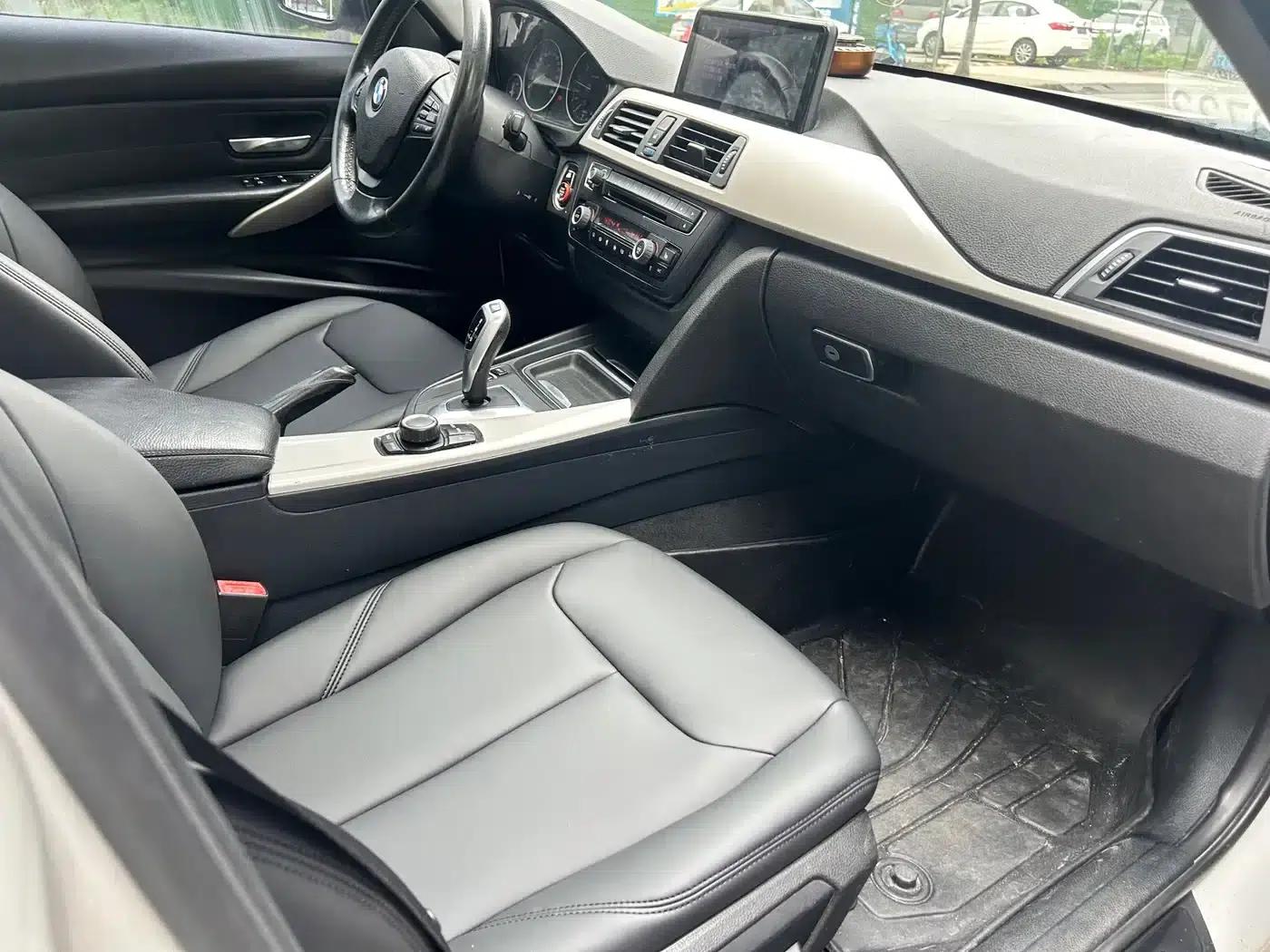 2014 BMW 3 Series 320i Fashion Edition — миниатюра 10