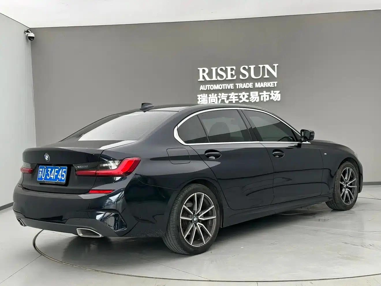 2022 BMW 3 Series 320Li M Sport Package — миниатюра 4