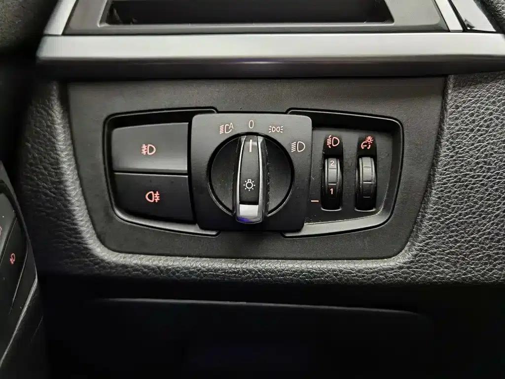 BMW 3 Series 2018 320Li Fashion Edition — миниатюра 21