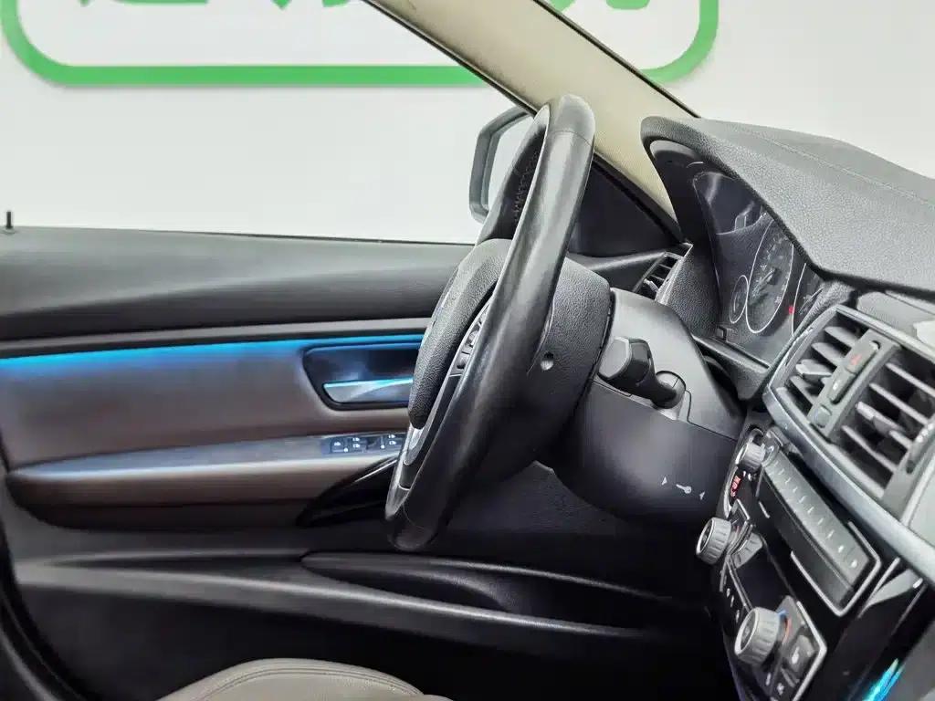 BMW 3 Series 2018 320Li Fashion Edition — миниатюра 22