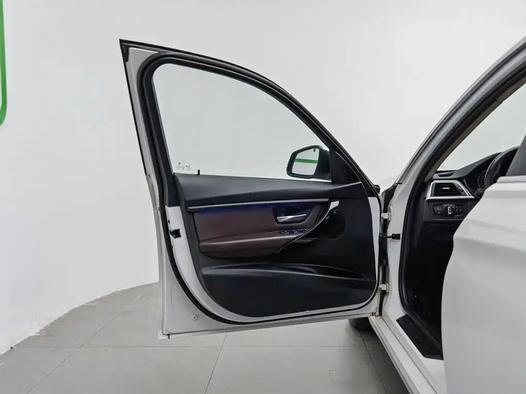 BMW 3 Series 2018 320Li Fashion Edition — миниатюра 8
