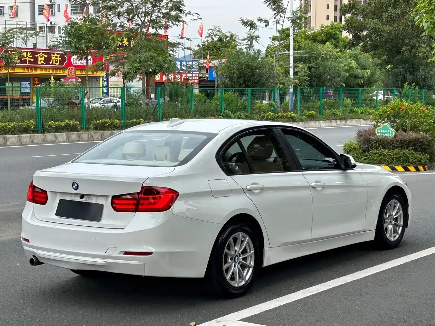 2015 BMW 3 Series 316i Progressive — миниатюра 5