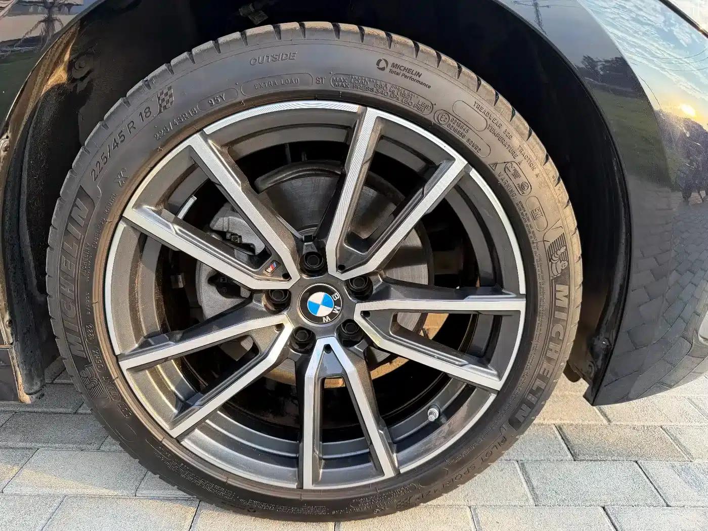 2023 BMW 3 Series 320Li M Sport Package — миниатюра 35