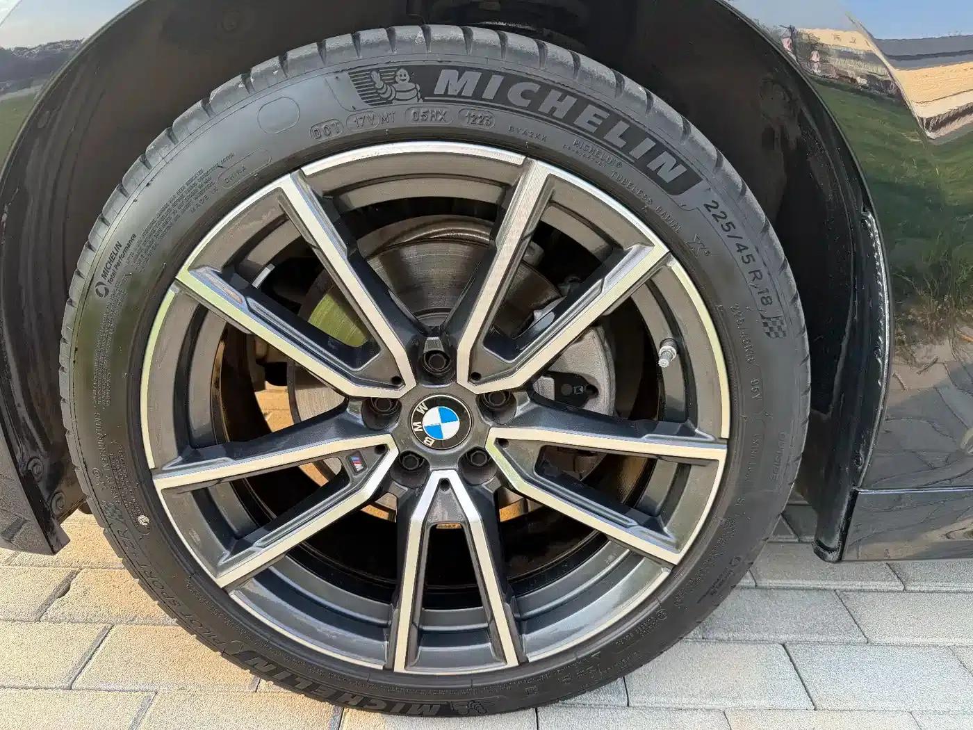 2023 BMW 3 Series 320Li M Sport Package — миниатюра 36