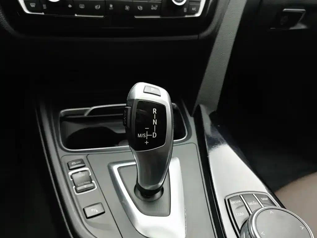 BMW 3 Series 2019 320Li Fashion Edition — миниатюра 13