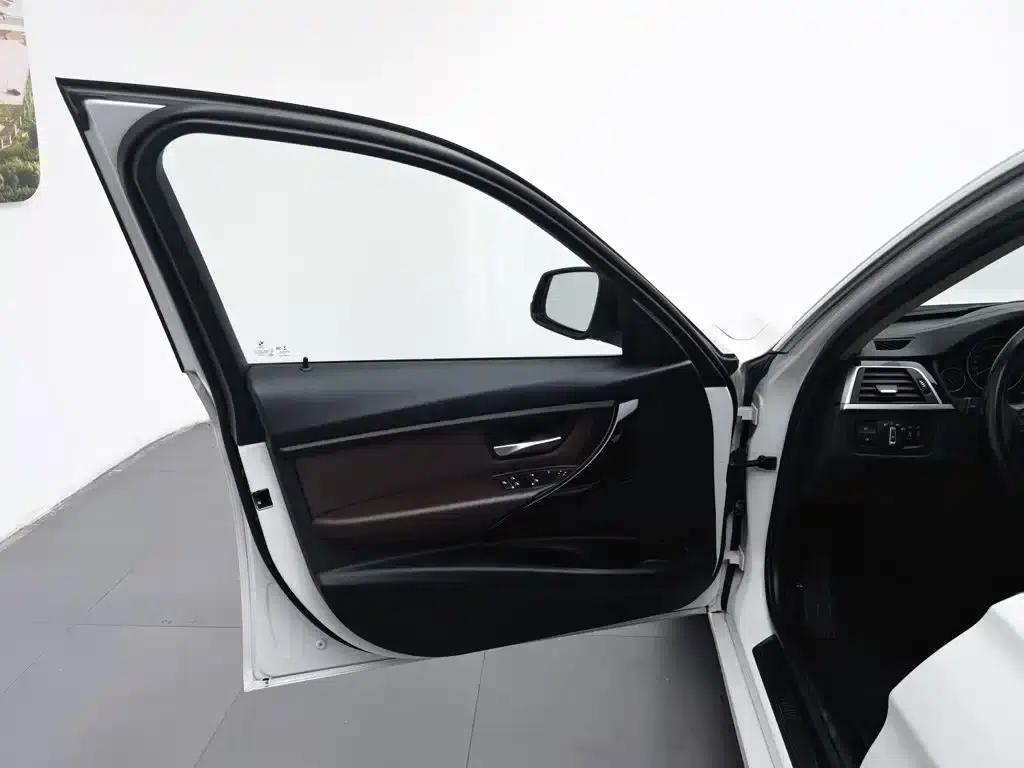 BMW 3 Series 2019 320Li Fashion Edition — миниатюра 8