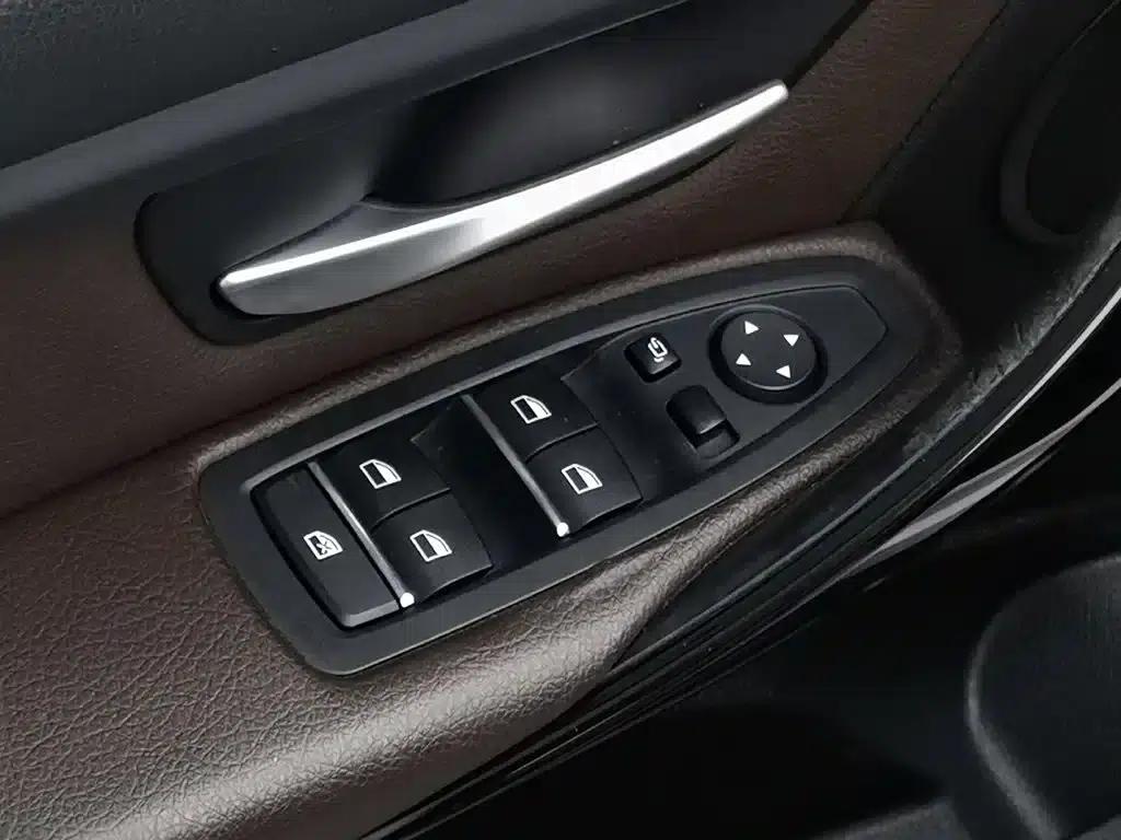 BMW 3 Series 2019 320Li Fashion Edition — миниатюра 9