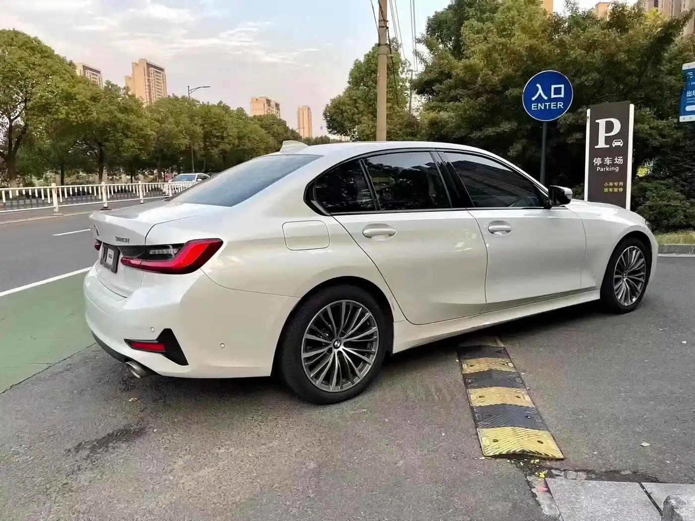 2020 BMW 3 Series 320i Sport Package — миниатюра 8