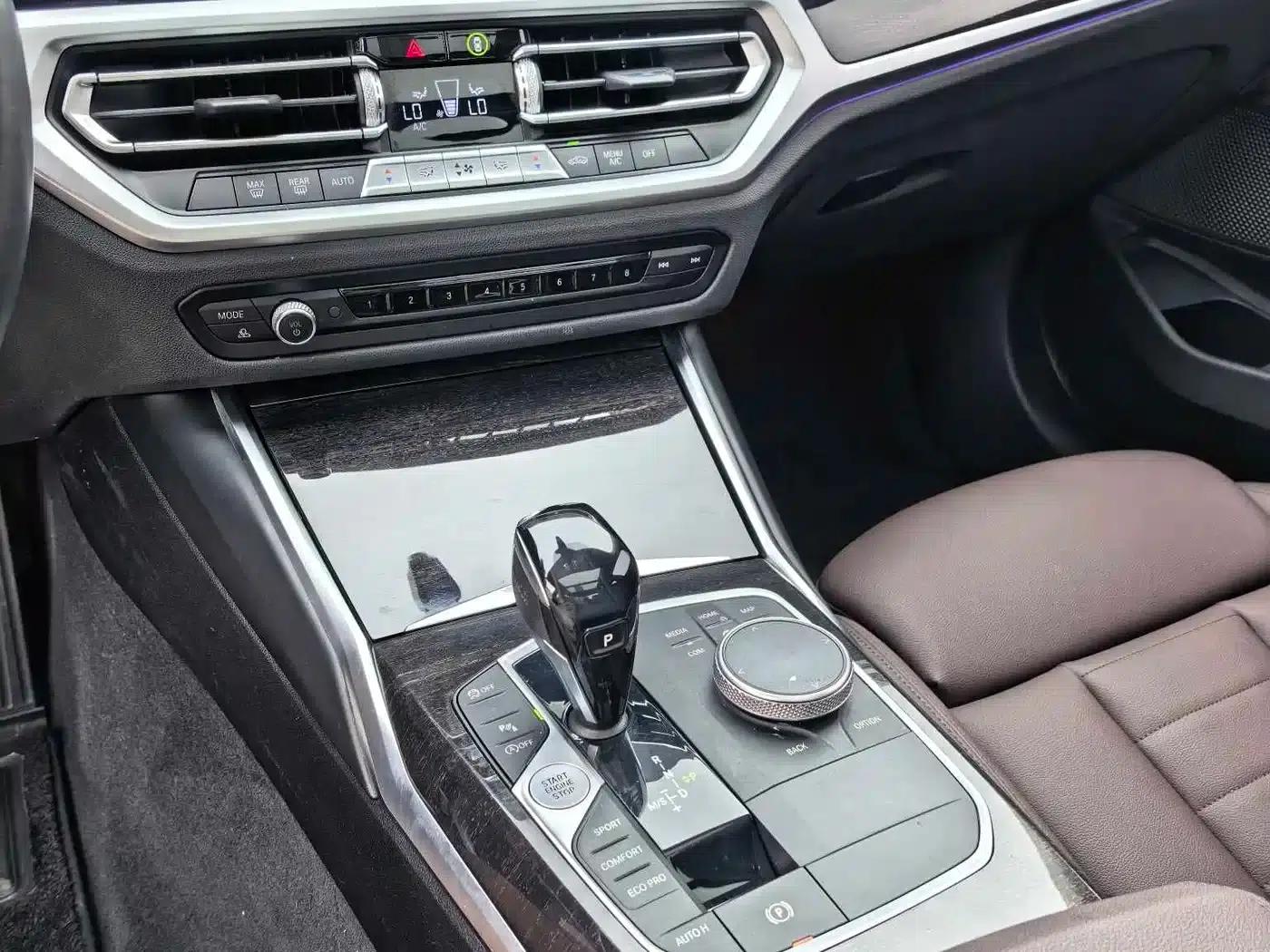 2020 BMW 3 Series 325Li M Sport Package — миниатюра 10