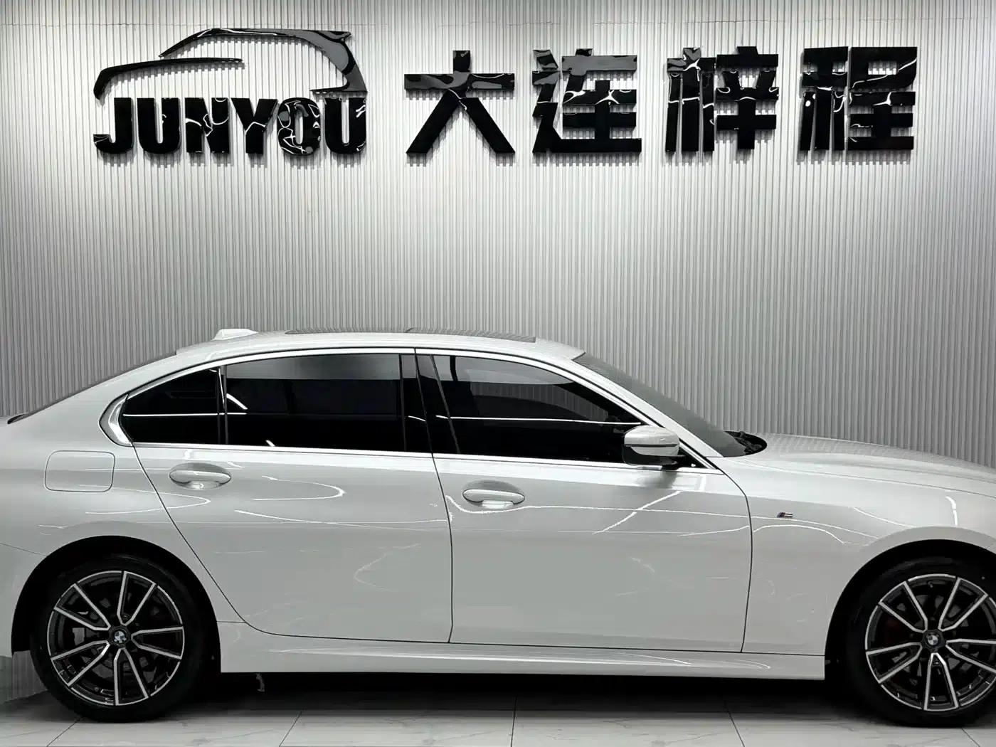 2023 BMW 3 Series 320Li M Sport Package — миниатюра 8