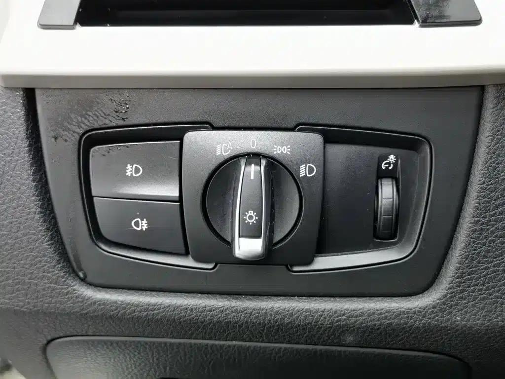 BMW 3 Series 2014 320Li Fashion Edition — миниатюра 21
