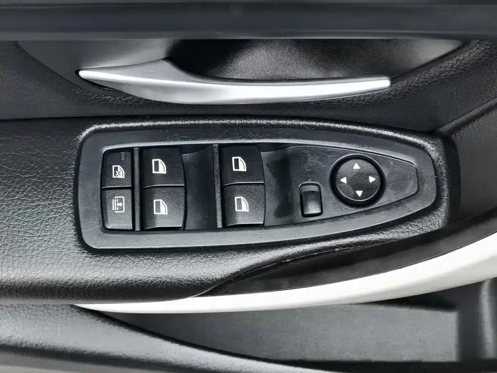 BMW 3 Series 2014 320Li Fashion Edition — миниатюра 9
