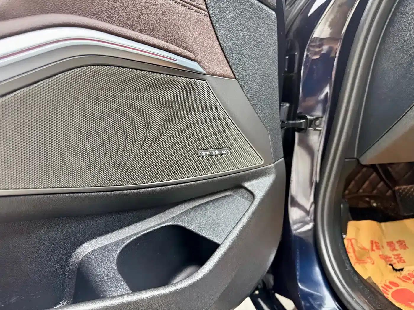 2020 BMW 3 Series 325Li M Sport Shadow Edition — миниатюра 8