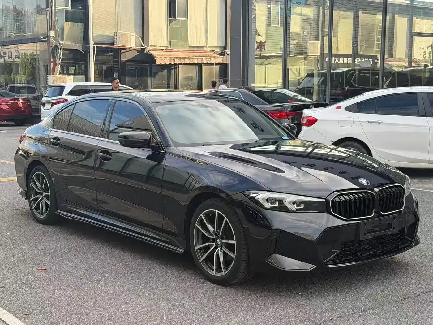 2023 BMW 3 Series 320Li M Sport Package — миниатюра 4