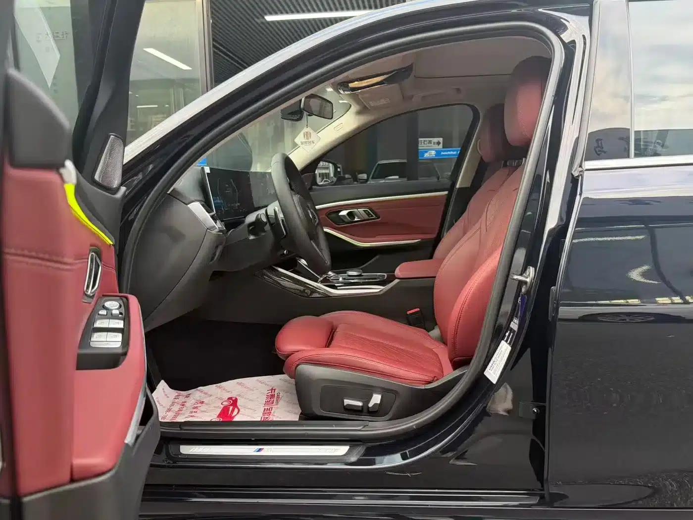 2023 BMW 3 Series 320Li M Sport Package — миниатюра 5