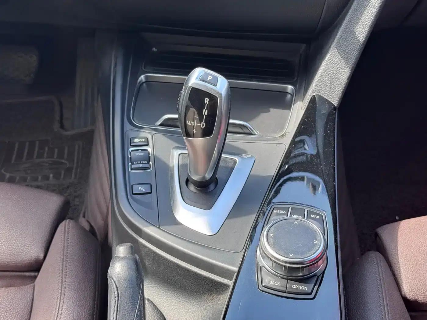 BMW 3 Series 2019 320Li Fashion Edition — миниатюра 9